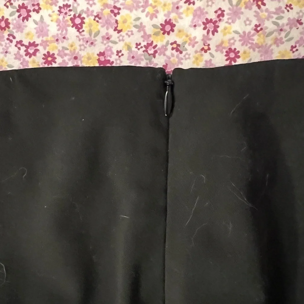 Avenue Montaigne black wool “mermaid” skirt, fully lined. Size 0.